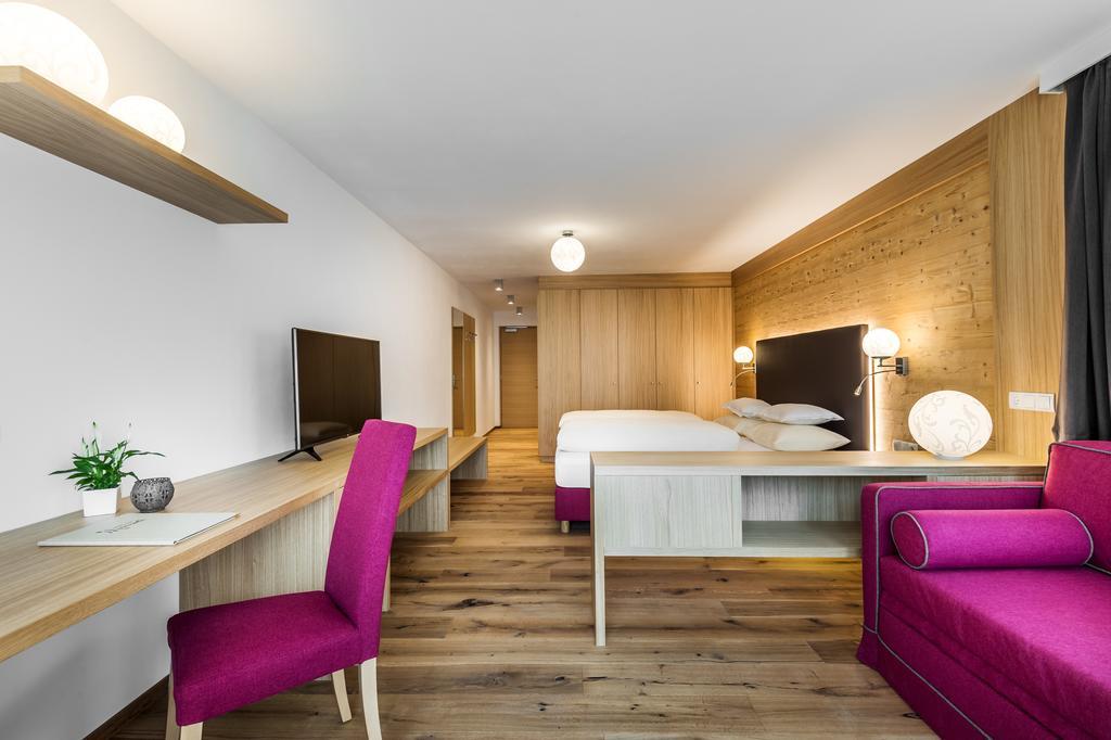 Hotel Miramonti باديا المظهر الخارجي الصورة